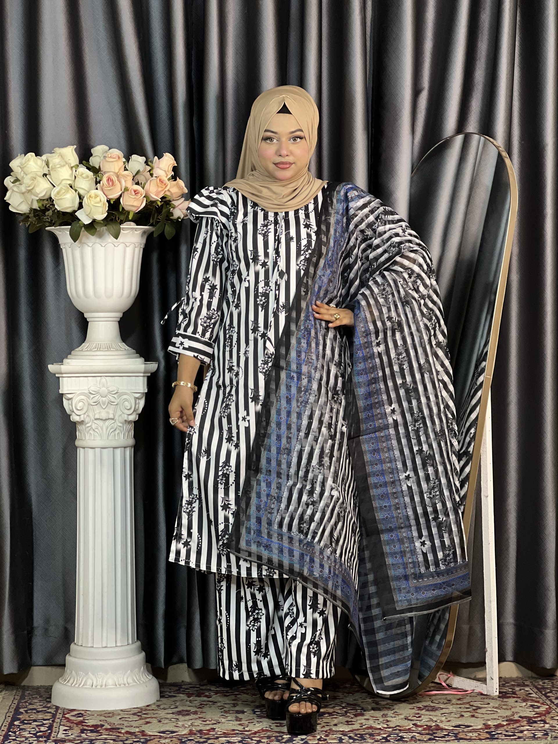 Golap Koli Three-Piece (Black) - Image 5
