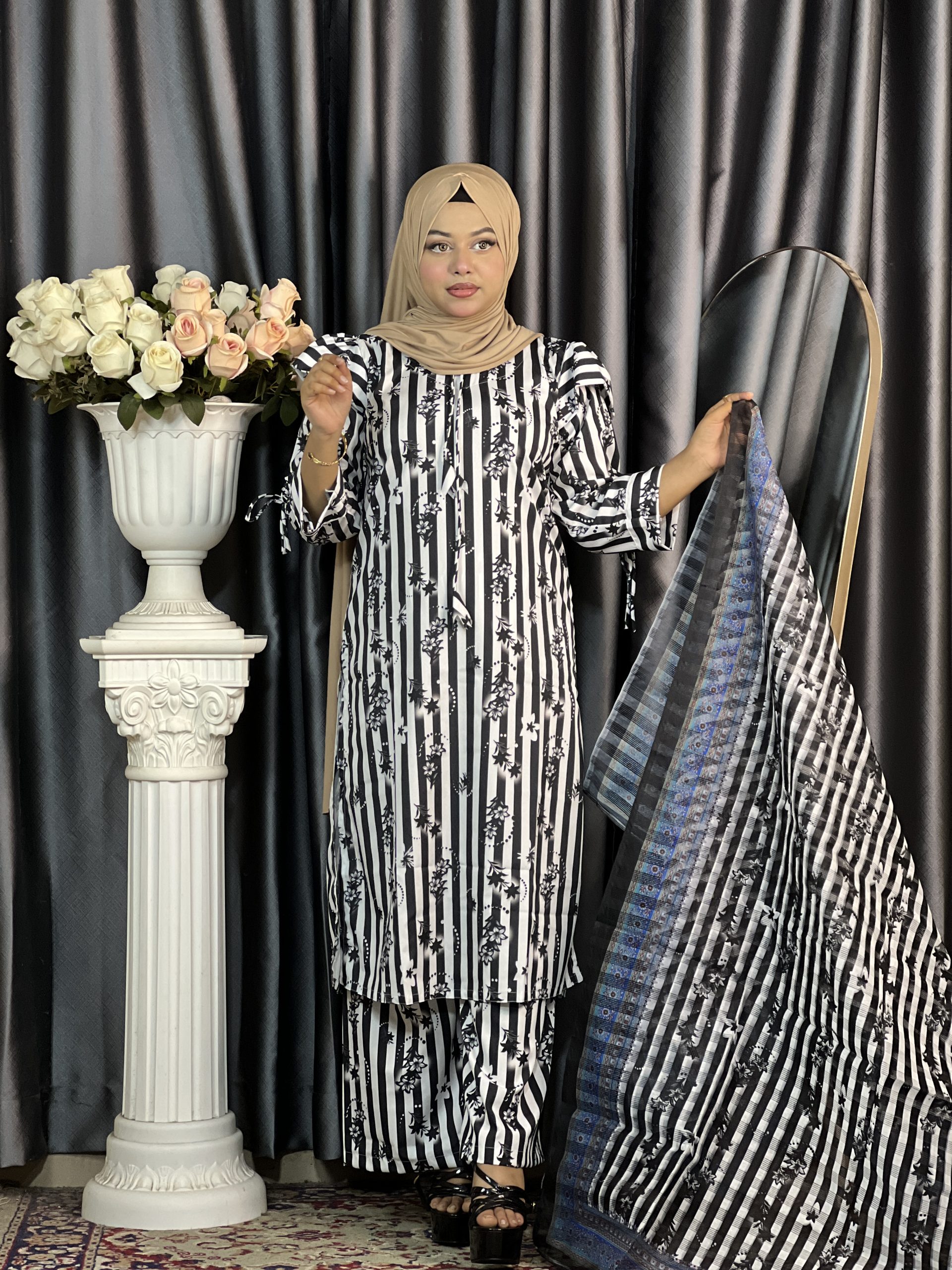 Golap Koli Three-Piece (Black) - Image 4