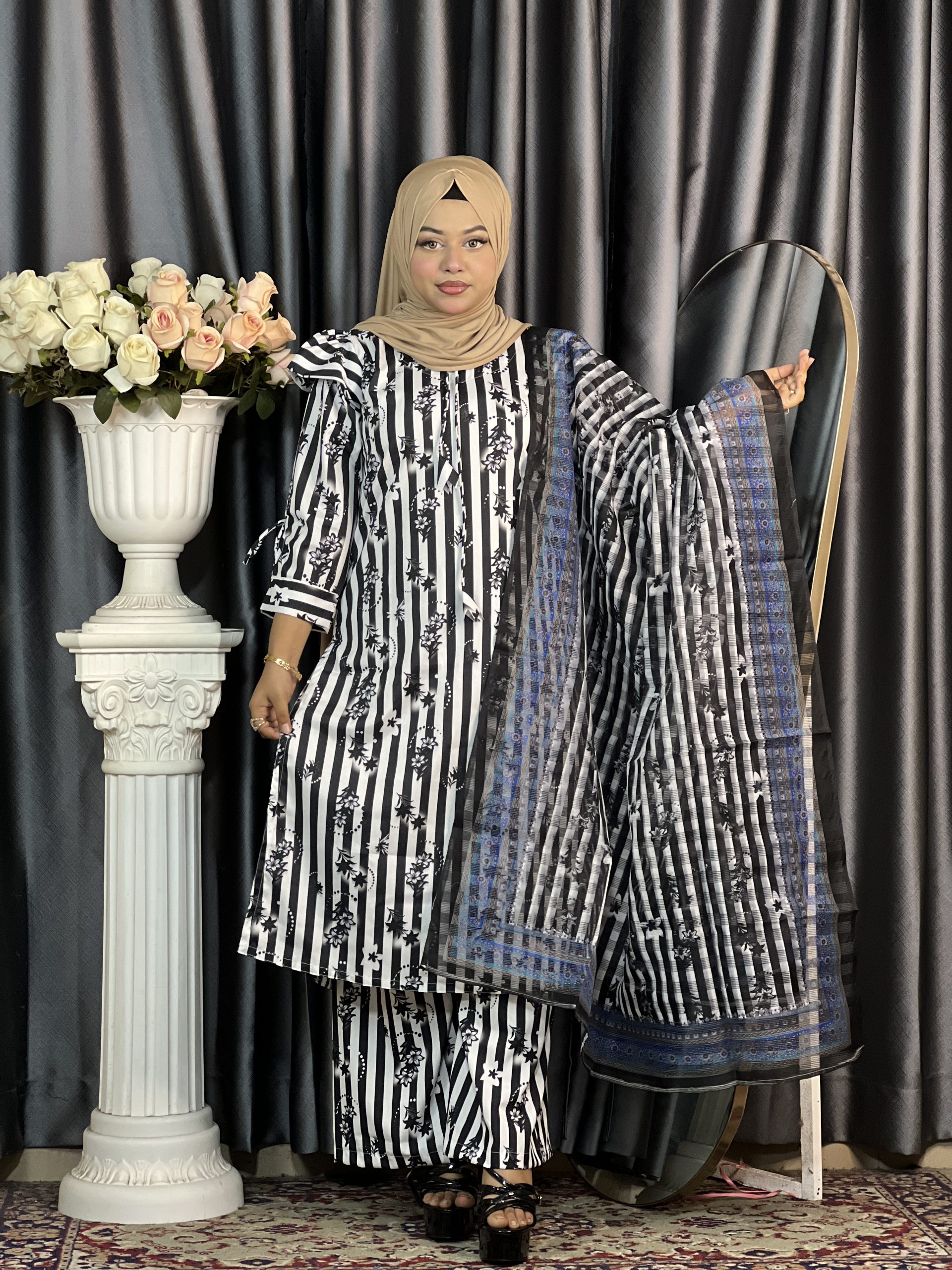 Golap Koli Three-Piece (Black) - Image 2
