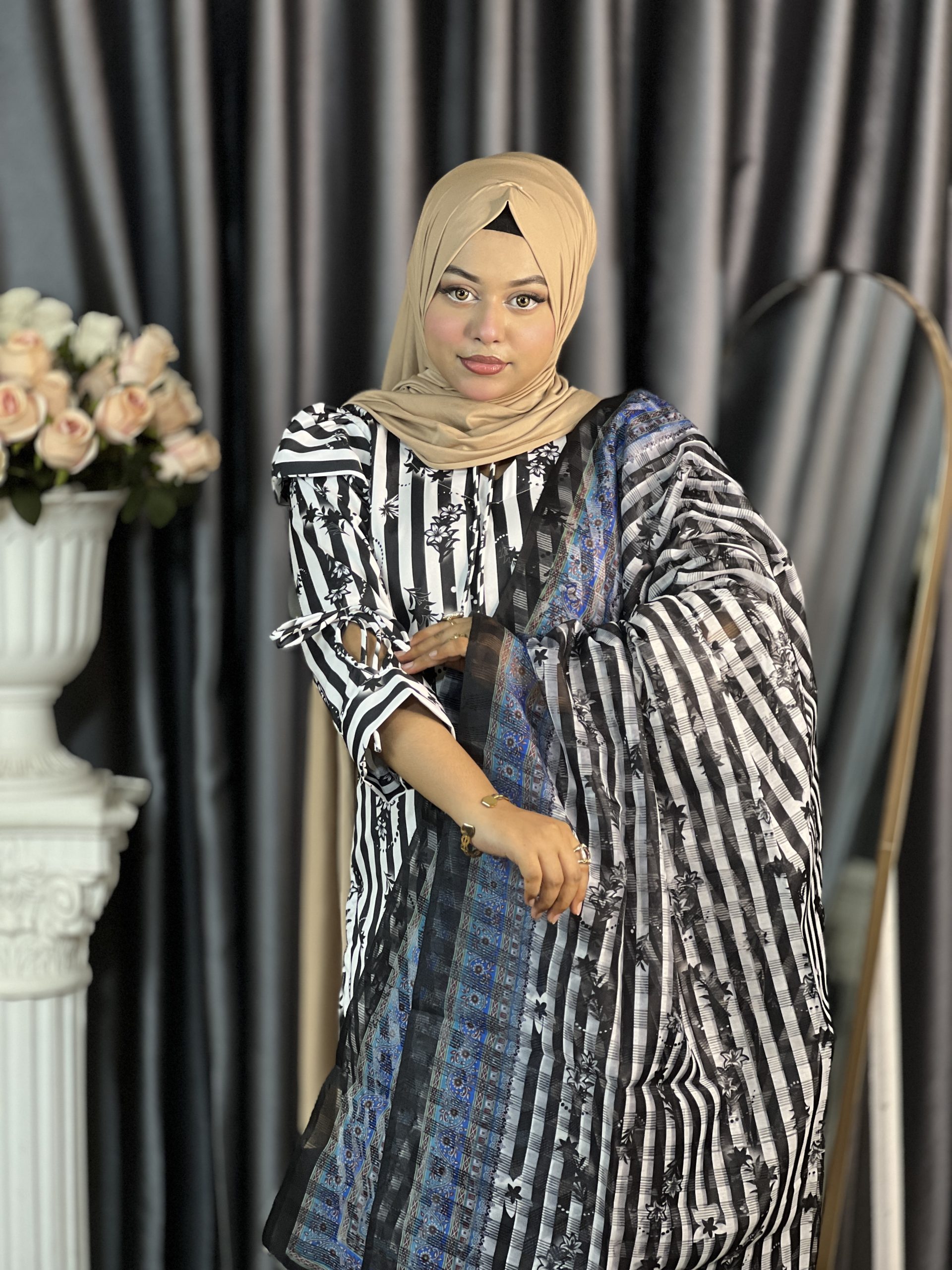 Golap Koli Three-Piece (Black)